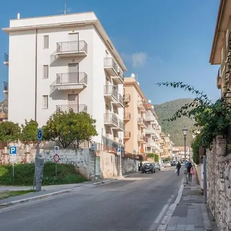 Casa Vacanze Circe Apartment *